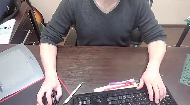 Snapshot of alex89north chatting on 03.04.25 alex89north online show from 03.04.25