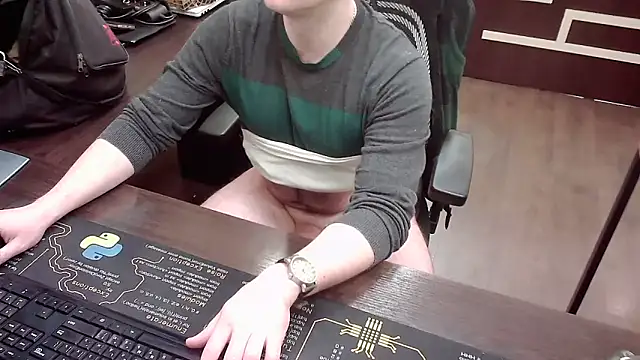 Snapshot of alex89north chatting on 03.02.26 alex89north online show from 03.02.26