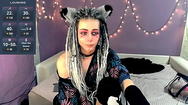 Littlepinkcat online show from 02.16.25