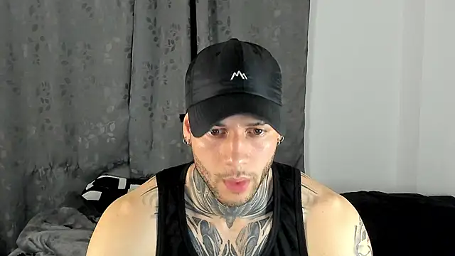 Snapshot of _jamesleandros1 chatting on 01.17.26 jamesleandros1 online show from 01.17.26