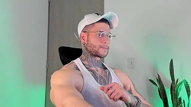 Snapshot of _jamesleandros1 chatting on 02.02.26 jamesleandros1 online show from 02.02.26