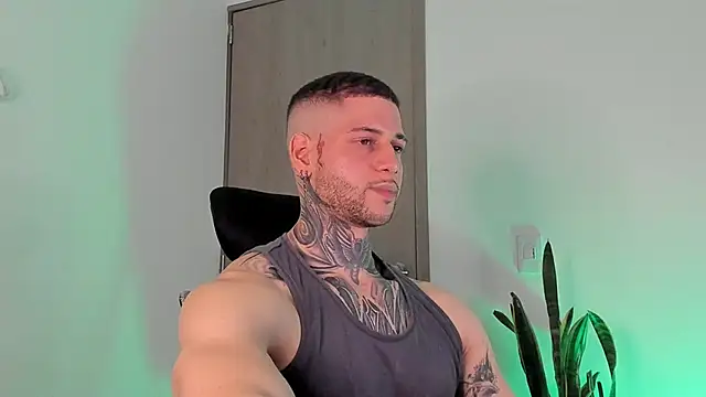 Snapshot of _jamesleandros1 chatting on 02.04.26 jamesleandros1 online show from 02.04.26