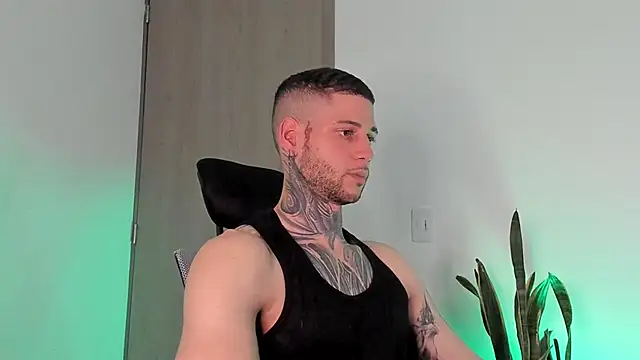 Snapshot of _jamesleandros1 chatting on 02.08.26 jamesleandros1 online show from 02.08.26