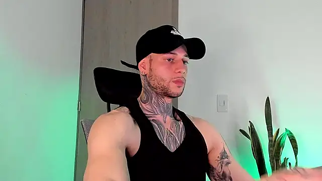 Snapshot of _jamesleandros1 chatting on 02.10.26 jamesleandros1 online show from 02.10.26