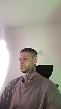 Snapshot of _jamesleandros1 chatting on 02.20.26 jamesleandros1 online show from 02.20.26