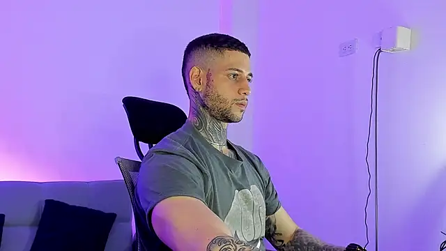  jamesleandros1 online show from 06.23.26