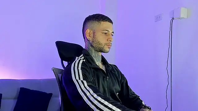  jamesleandros1 online show from 06.25.26