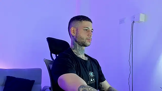  jamesleandros1 online show from 06.25.26