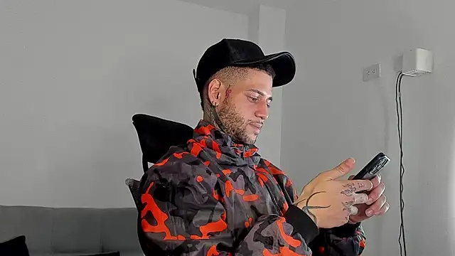  jamesleandros1 online show from 07.23.26