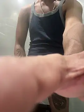 Snapshot of sunny27 chatting on 03.07.25 sunny27 online show from 03.07.25