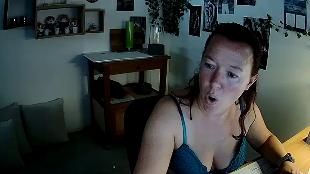 AnyaKreyxh online show from 10.19.25