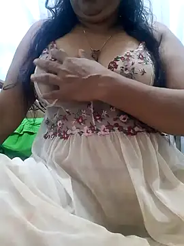 Snapshot of chubby_wife chatting on 12.14.24 chubby wife online show from 12.14.24
