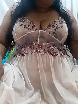 Snapshot of chubby_wife chatting on 12.15.24 chubby wife online show from 12.15.24