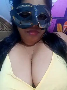 Snapshot of chubby_wife chatting on 01.19.25 chubby wife online show from 01.19.25