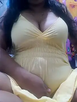 Snapshot of chubby_wife chatting on 01.21.25 chubby wife online show from 01.21.25