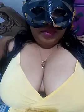 Snapshot of chubby_wife chatting on 01.22.25 chubby wife online show from 01.22.25