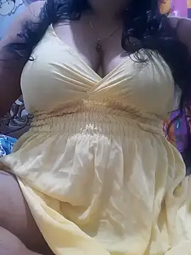 Snapshot of chubby_wife chatting on 01.24.25 chubby wife online show from 01.24.25