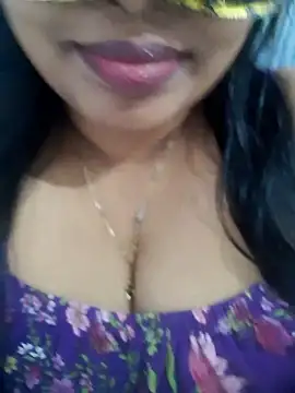Snapshot of chubby_wife chatting on 10.22.25 chubby wife online show from 10.22.25