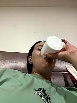 Abril Luv online show from 10.29.25