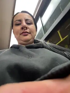 Abril Luv online show from 02.20.26