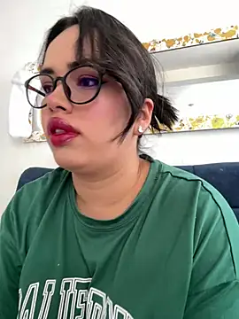 Snapshot of andra_rose chatting on 01.12.25 andra rose online show from 01.12.25