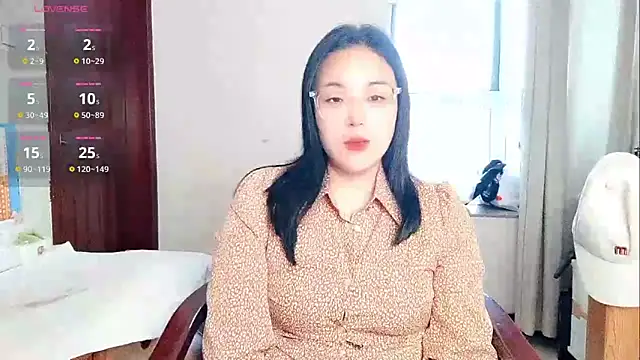 Snapshot of Vivianangn-e chatting on 04.17.26 Vivianangn-e online show from 04.17.26