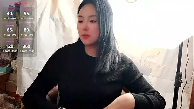 Snapshot of Vivianangn-e chatting on 04.23.26 Vivianangn-e online show from 04.23.26