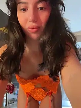 Snapshot of Tasty_Nora chatting on 10.02.25 Tasty Nora online show from 10.02.25