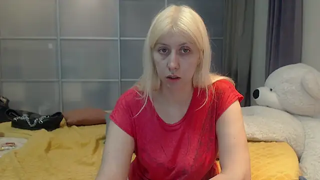 KyliePag online show from 04.17.26