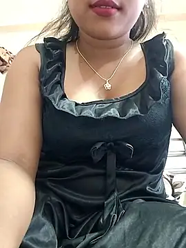 Snapshot of ANGE-MOU chatting on 05.18.26 ANGE-MOU online show from 05.18.26