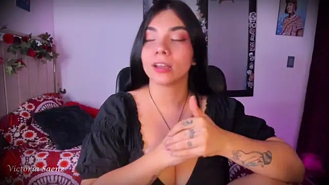 victoriaasaenz  online show from 06.02.26