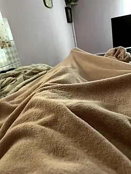 Snapshot of mihaixxx1 chatting on 10.29.25 mihaixxx1 online show from 10.29.25