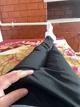 Snapshot of mihaixxx1 chatting on 04.05.26 mihaixxx1 online show from 04.05.26