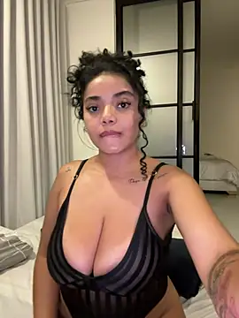 Mariecurl online show from 02.16.25