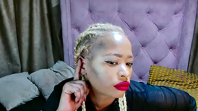 Snapshot of AFRICANGODDESSXXX chatting on 05.27.26 AFRICANGODDESSXXX online show from 05.27.26