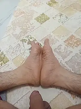 Snapshot of Hardapple01 chatting on 02.14.26 Hardapple01 online show from 02.14.26