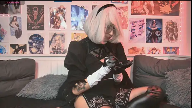 snowblack  online show from 01.17.26