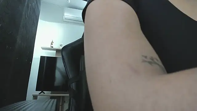 LunaBaker-1 online show from 09.28.25