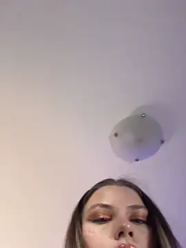 Snapshot of KittyKatyDream chatting on 02.01.25 KittyKatyDream online show from 02.01.25