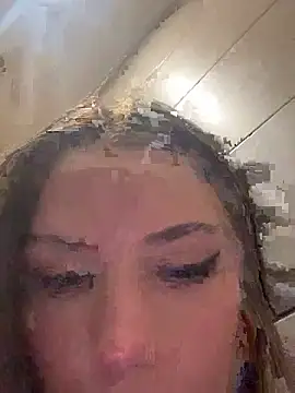 Snapshot of KittyKatyDream chatting on 03.22.25 KittyKatyDream online show from 03.22.25