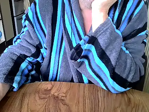 Snapshot of daddyflash chatting on 03.17.25 daddyflash online show from 03.17.25