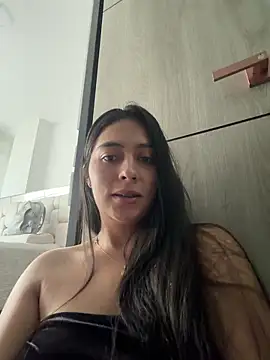Snapshot of Sophie__Foxxx chatting on 04.20.26 Sophie Foxxx online show from 04.20.26