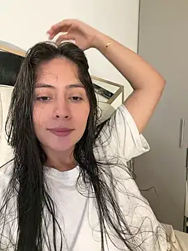 Snapshot of Sophie__Foxxx chatting on 04.21.26 Sophie Foxxx online show from 04.21.26