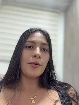 Snapshot of Sophie__Foxxx chatting on 04.22.26 Sophie Foxxx online show from 04.22.26