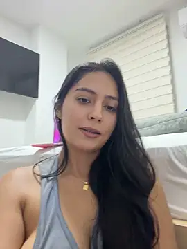 Snapshot of Sophie__Foxxx chatting on 04.28.26 Sophie Foxxx online show from 04.28.26