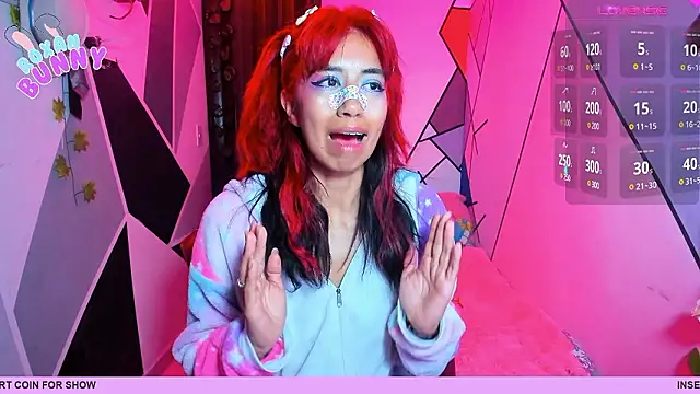 Snapshot of Roxanbunny1 chatting on 12.02.24 Roxanbunny1 online show from 12.02.24