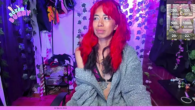 Snapshot of Roxanbunny1 chatting on 03.09.25 Roxanbunny1 online show from 03.09.25