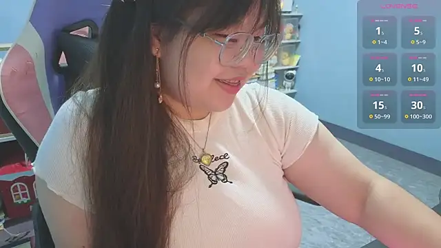 ANNELIESE  online show from 09.20.25