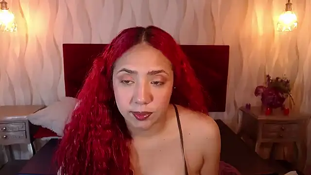 Snapshot of IsabelaLatina chatting on 05.13.26 IsabelaLatina online show from 05.13.26
