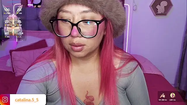 Snapshot of Kata_Bigboobs chatting on 12.17.25 Kata Bigboobs online show from 12.17.25